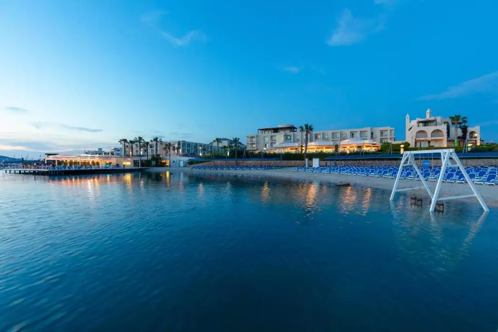 ساحل La Blanche Resort And Spa